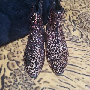 New Look Glittering Black and Gold Ankle Booties